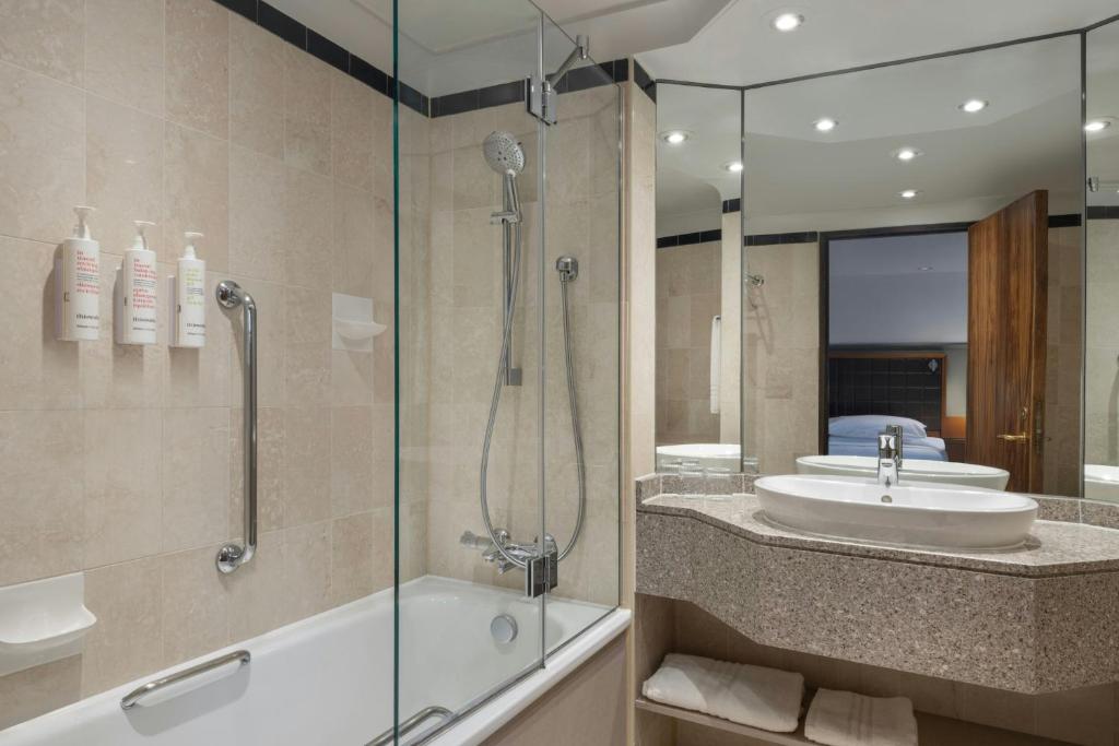 Koupelna v ubytování Leeds Marriott Hotel
