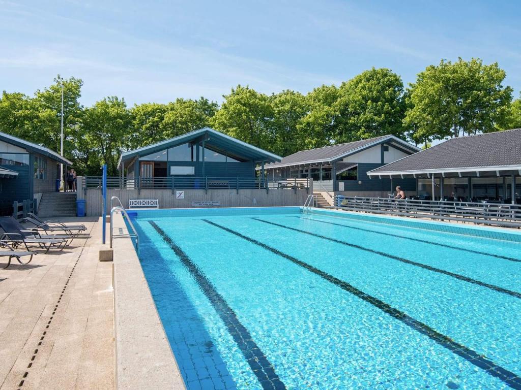 Bazén v ubytování Holiday home Aabenraa LX nebo v jeho okolí