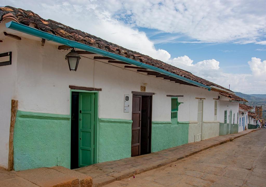 El edificio en el que está la casa vacacional