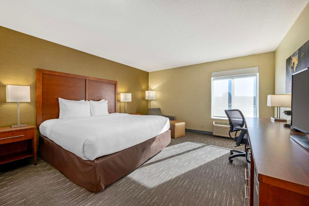 Best Western Chicago - Downers Grove photo