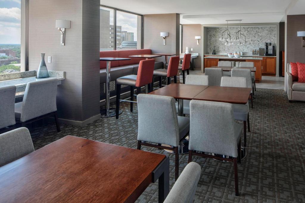 Posezení v ubytování Sheraton Philadelphia University City Hotel