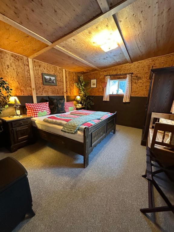 Postel nebo postele na pokoji v ubytování The Cabin