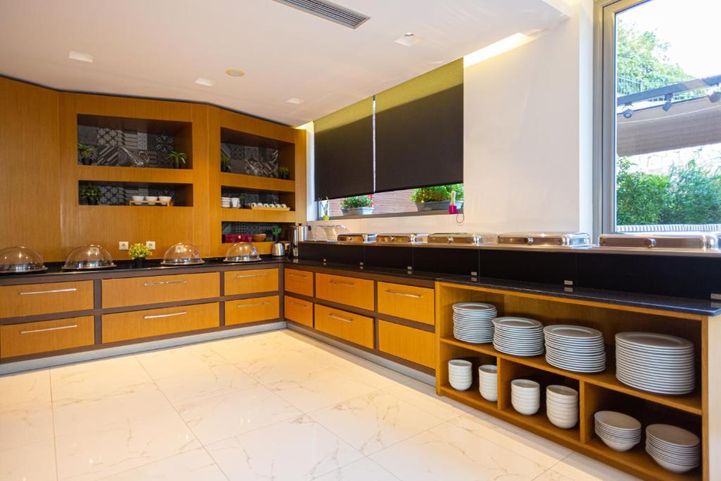 Cucina o angolo cottura di Andon Lapa Hotel & Spa