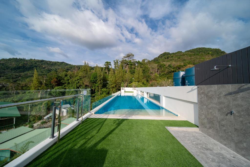 Bazén v ubytování Japanese-Style Condo close Kamala Beach nebo v jeho okolí