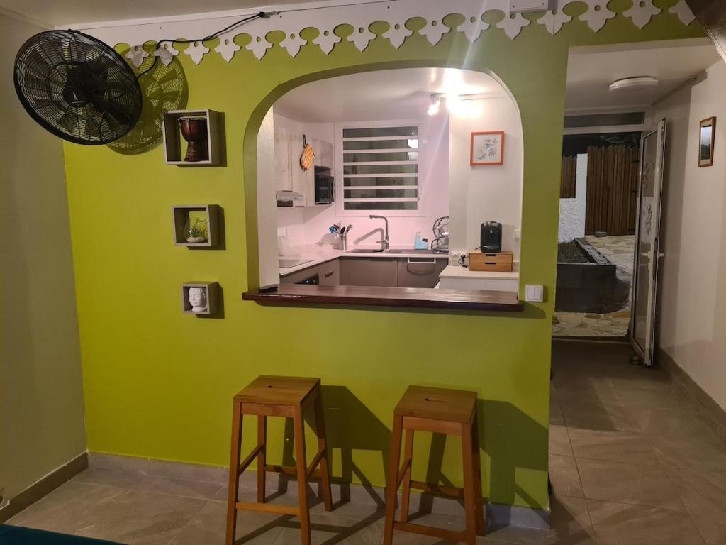 Foto dalla galleria di Villa Kasanaco avec vue sur la mer a Case-Pilote