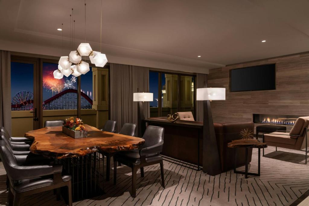 The Westin Anaheim Resort photo