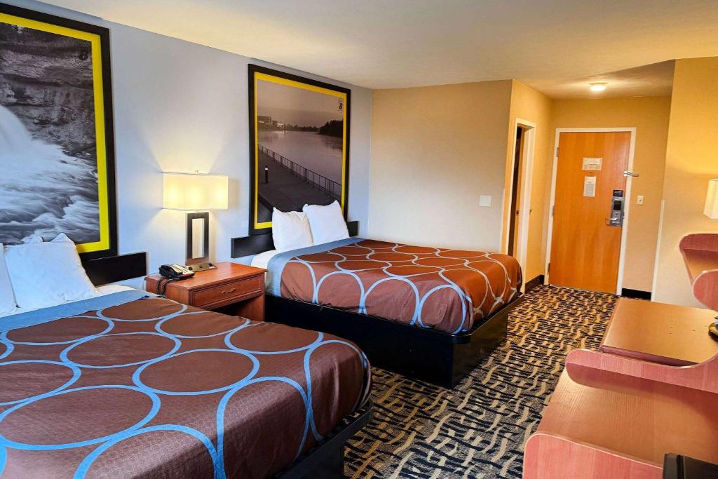 Super 8 by Wyndham Cozad photo