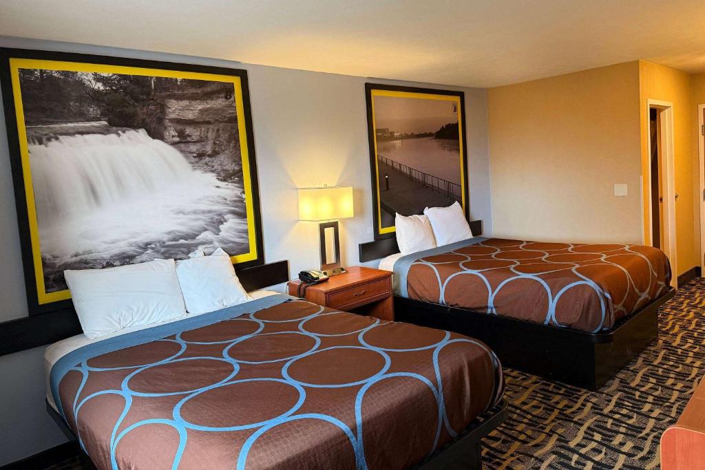 Super 8 by Wyndham Cozad photo