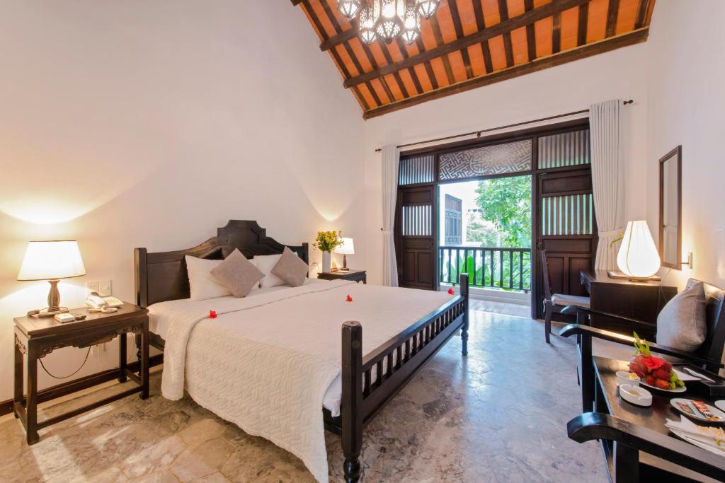 Deluxe Pool and Garden view room inclusive 60 minute Body treatment