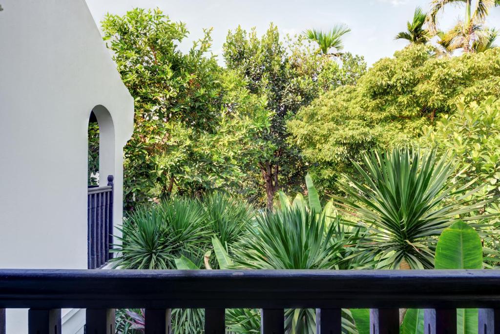 Deluxe Pool and Garden view room inclusive 60 minute Body treatment