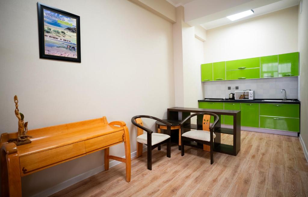 Tsolmon's Serviced Apartments - Appartement De Deux Chambres