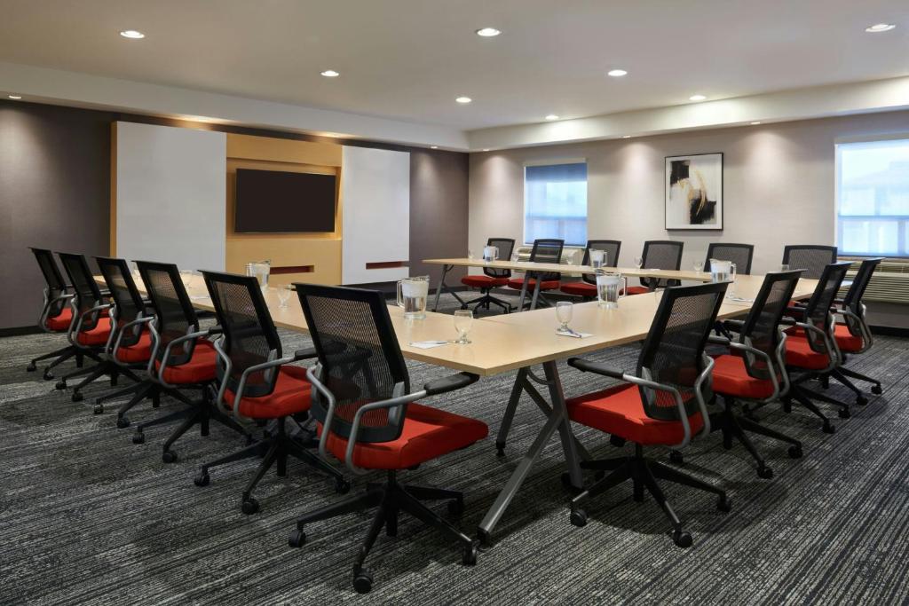 Konferenční prostory v ubytování TownePlace Suites by Marriott London