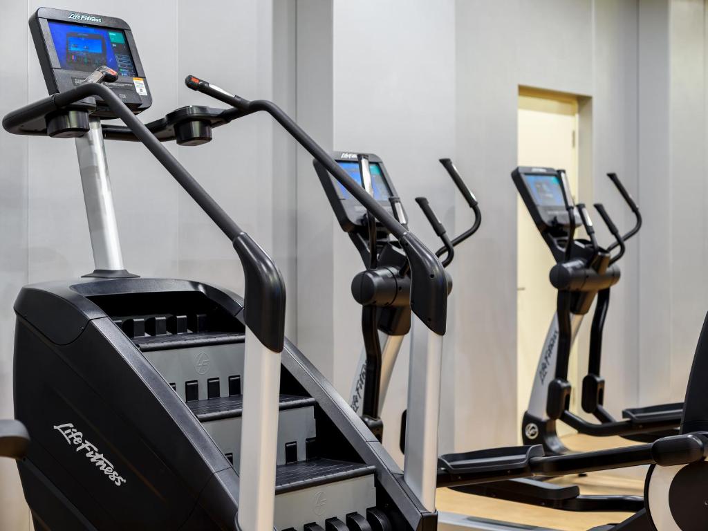 Fitness centrum a/nebo fitness zařízení v ubytování Donghu Collection Hotel