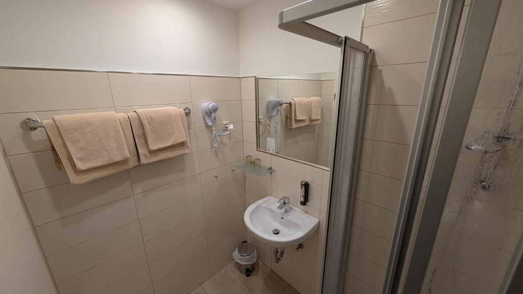 Hotel am Bayrischen Platz - Resim 8