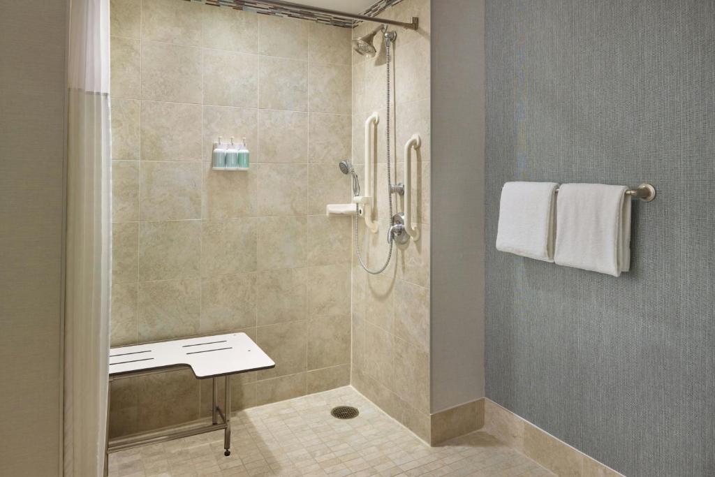 Courtyard by Marriott Washington, D.C./Foggy Bottom - 