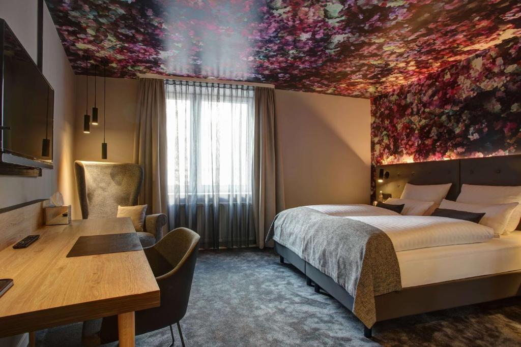 Vienna House Easy by Wyndham Hamburg City - Resim 22