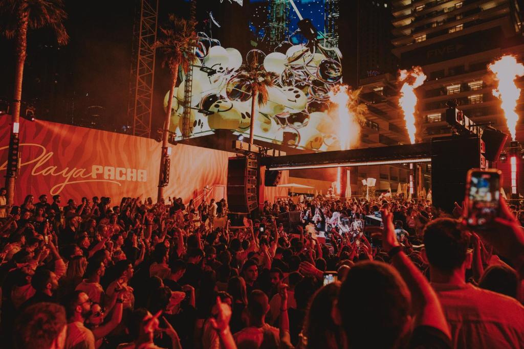 FIVE LUXE - Resim 30