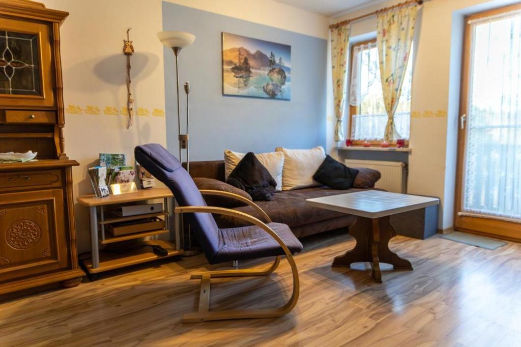 Χώρος καθιστικού στο NEU! Reiterhof Finkenmühle Fewo Polly mit Balkon