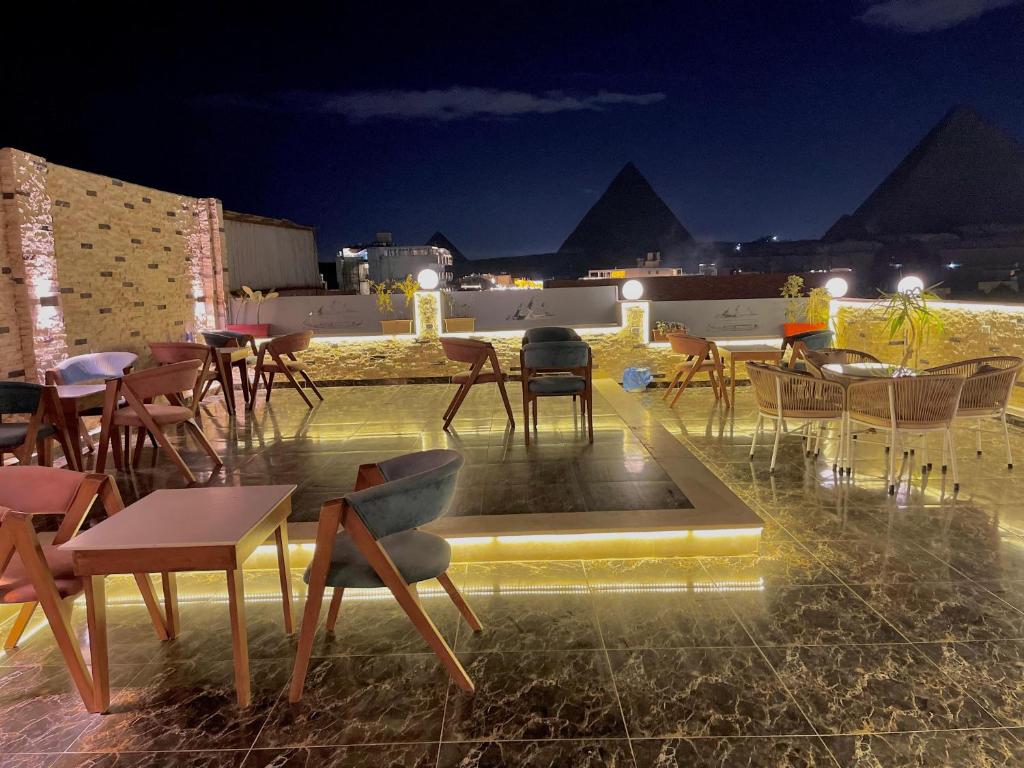 Fotografie z fotogalerie ubytování pyramids solar boat inn v Káhiře