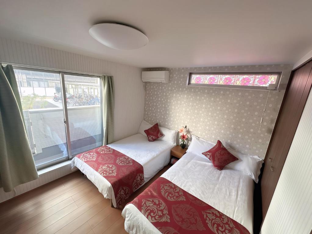 Osaka Ruyi House 102 can accommodate 4 people