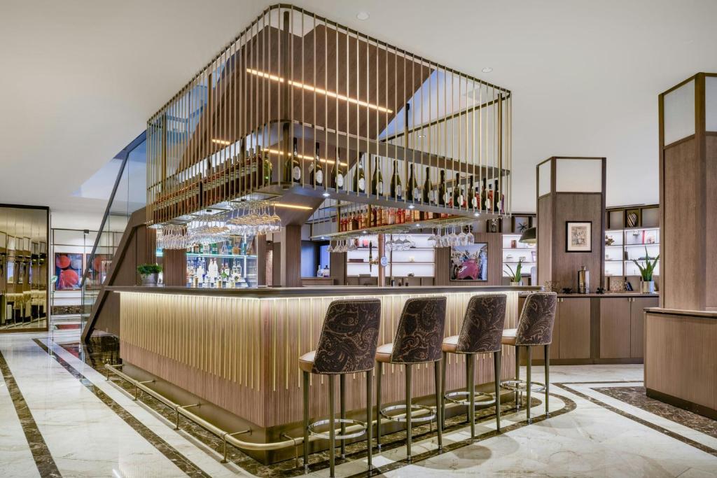 Lounge nebo bar v ubytování AC Hotel Milano by Marriott