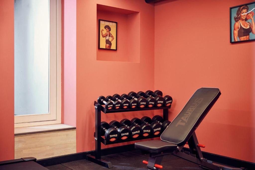 Das Fitnesscenter und&#47;oder die Fitnesseinrichtungen in der Unterkunft The Elephant Hostel