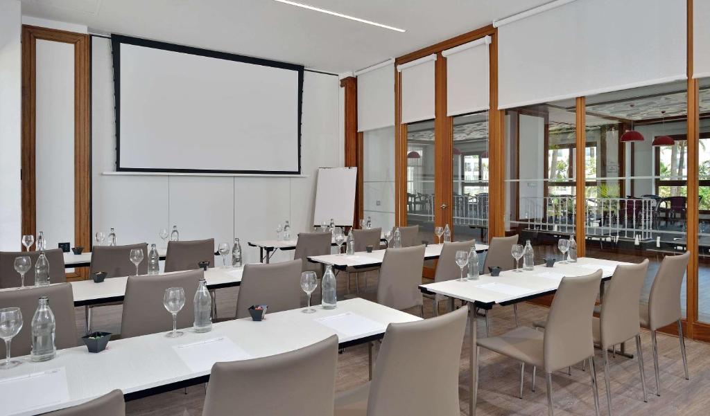 Restauracja lub miejsce do jedzenia w obiekcie Sol Torremolinos - Don Pedro