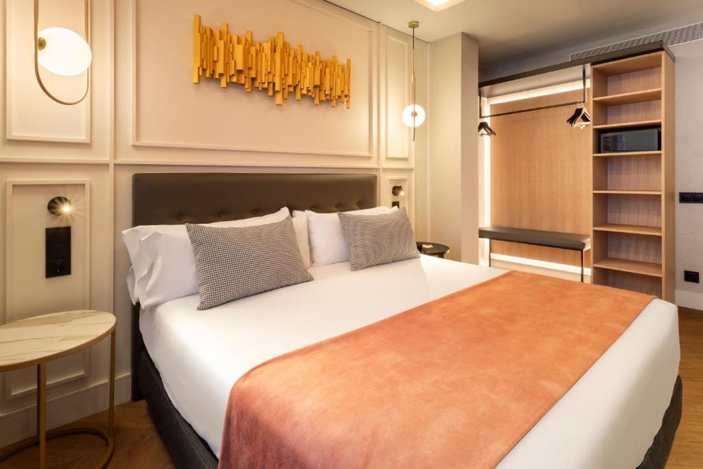 Catalonia Goya - Resim 22