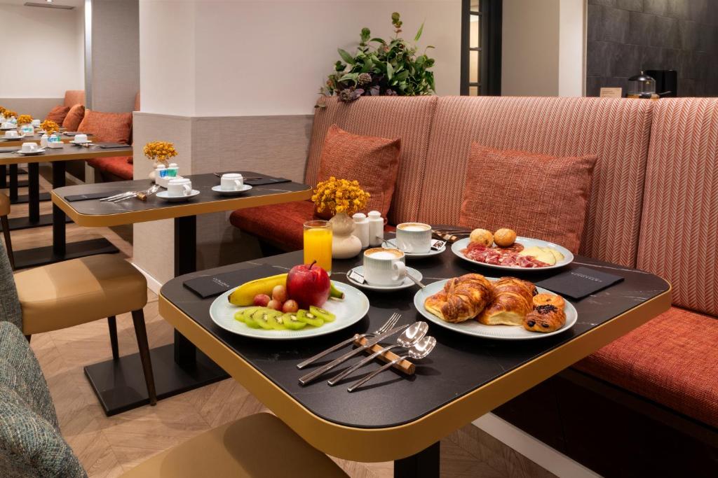 Catalonia Goya - Resim 24