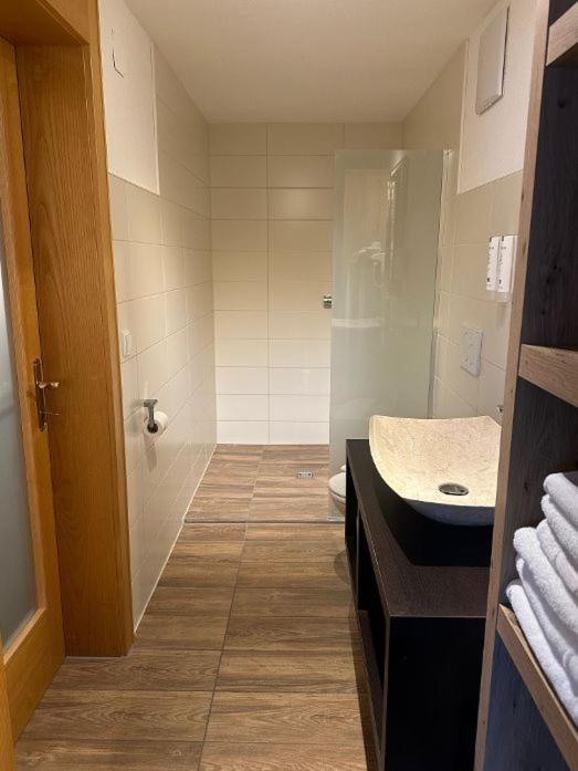 A bathroom at S'Matt 3
