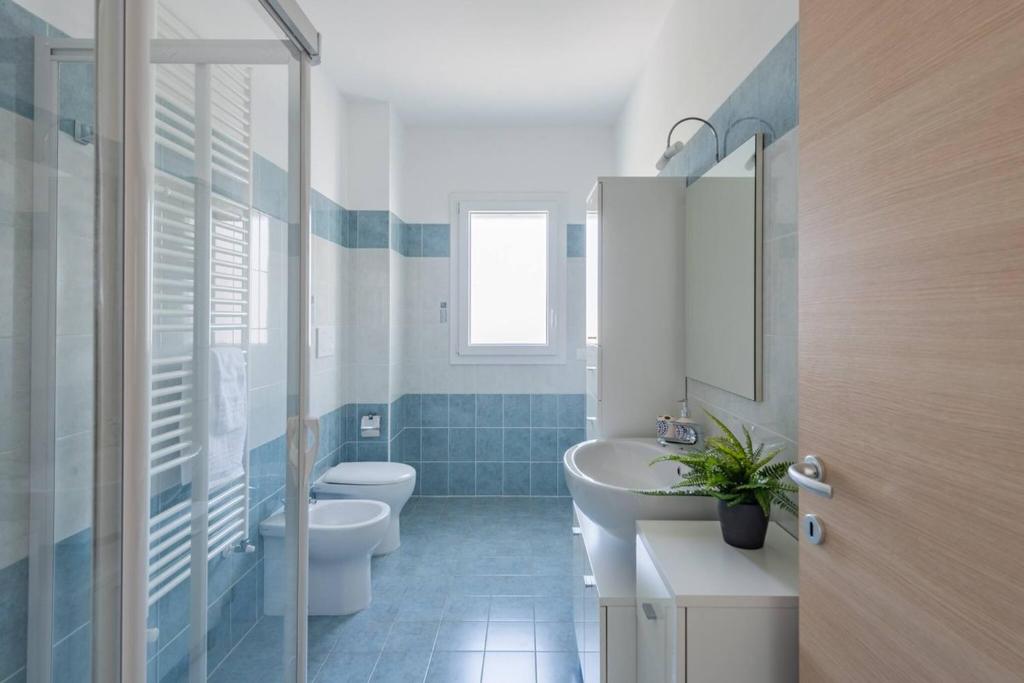 A bathroom at Spataro4 - YourPlace Abruzzo