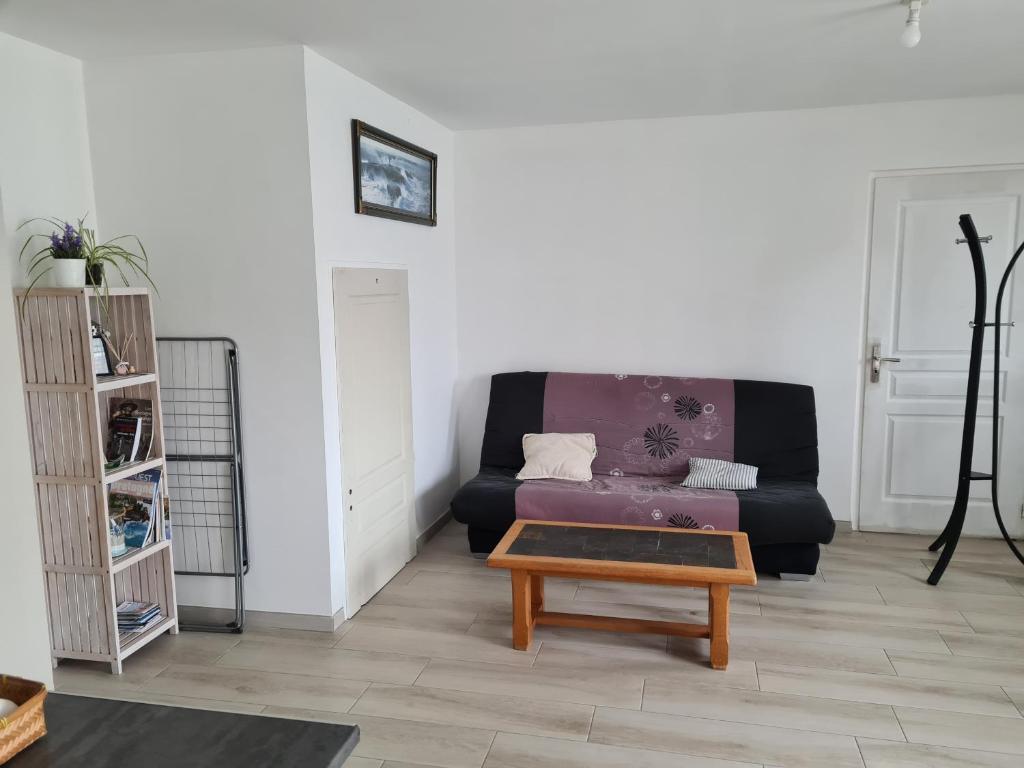 Posezení v ubytování Appartement T2 spacieux à FREHEL