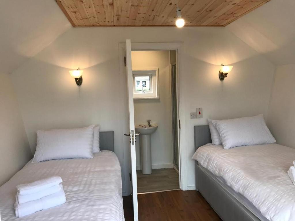 Postel nebo postele na pokoji v ubytování Teach Greannaí, POD2 Ensuite