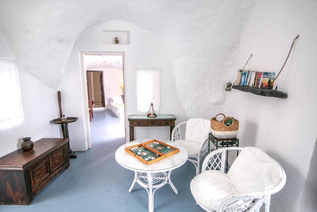 Alexander's Suites - 7