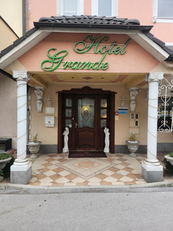 Exteriér nebo vchod ubytování Hotel Grande