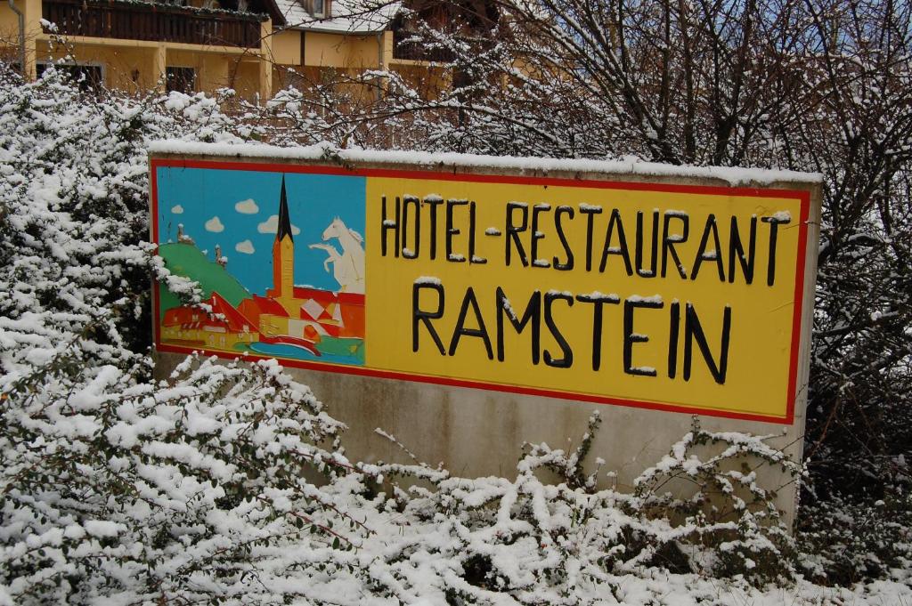 Auberge Ramstein Hôtel - Restaurant v zimě
