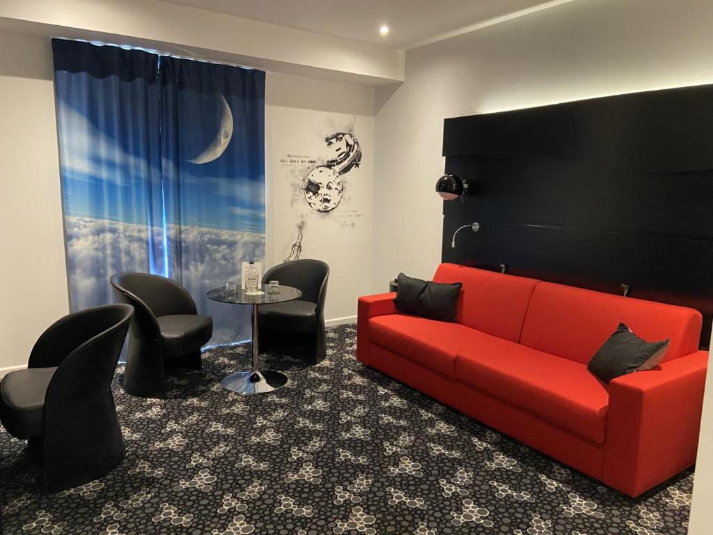 Kyriad Prestige Perpignan Centre Gare - Suite – 1 Doppelbett, 2 Einzelbetten