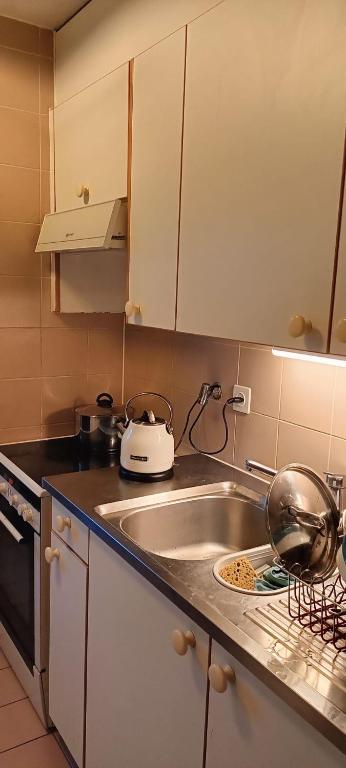 Jolie Chambre confortable proche de l'aéroport - Resim 19