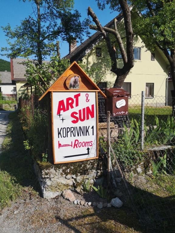 Certifikát, hodnocení, plakát nebo jiný dokument vystavený v ubytování Art & Sun