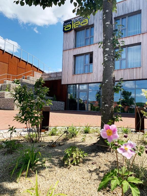 Zahrada ubytování Ökohotel aus Holz Alea Eco