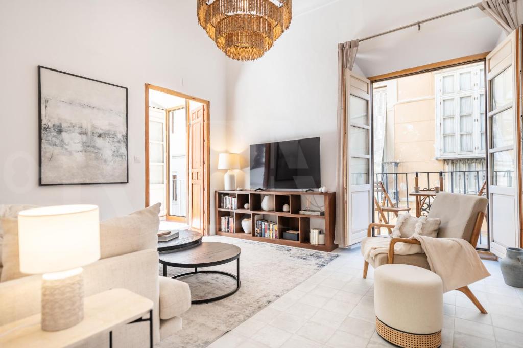 Spanish Architectural Gem Duplex - Center by REMS