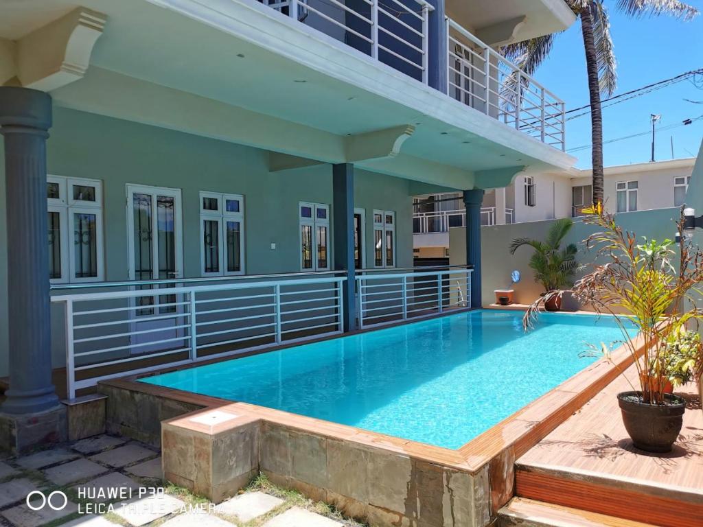 Swimmingpoolen hos eller tæt på Emam's Apartment