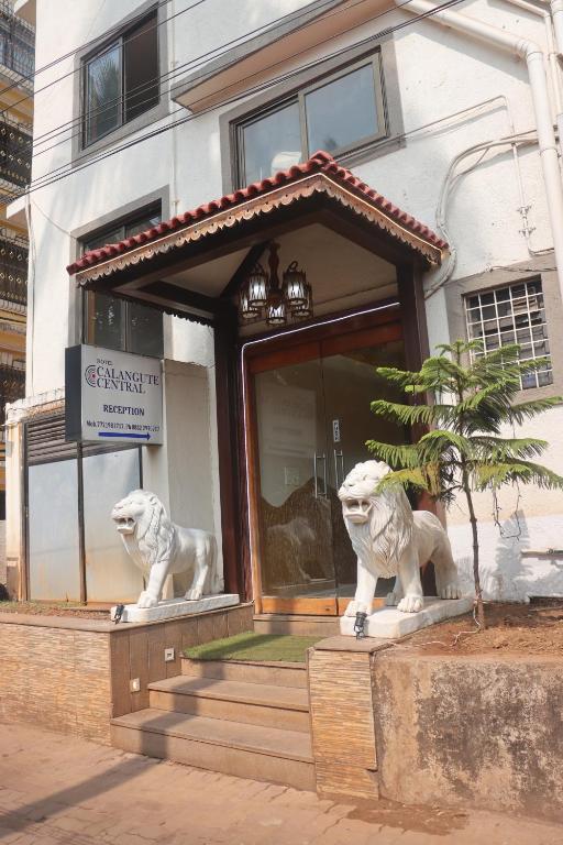 Domácí mazlíčci ubytovaní s hosty v ubytování Hotel Calangute Central