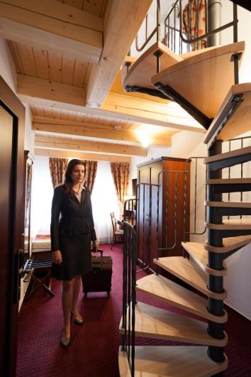 Łóżko lub łóżka w pokoju w obiekcie Hotel Joseph 1699