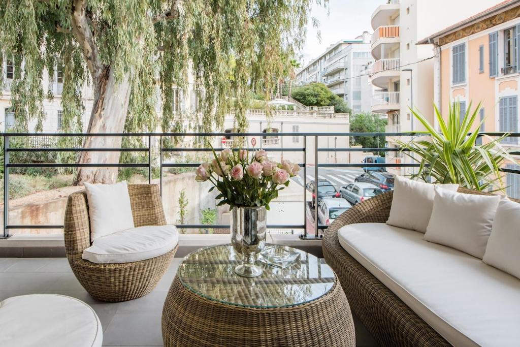 Luxueux appartement proche de la Croisette avec grande terrasse aménagée