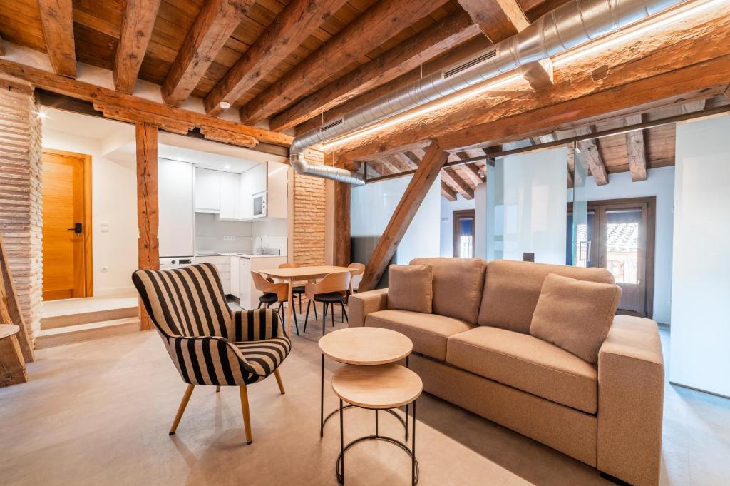 Apartamentos Santa Fe - Calle Armas by Toledo AP - 10