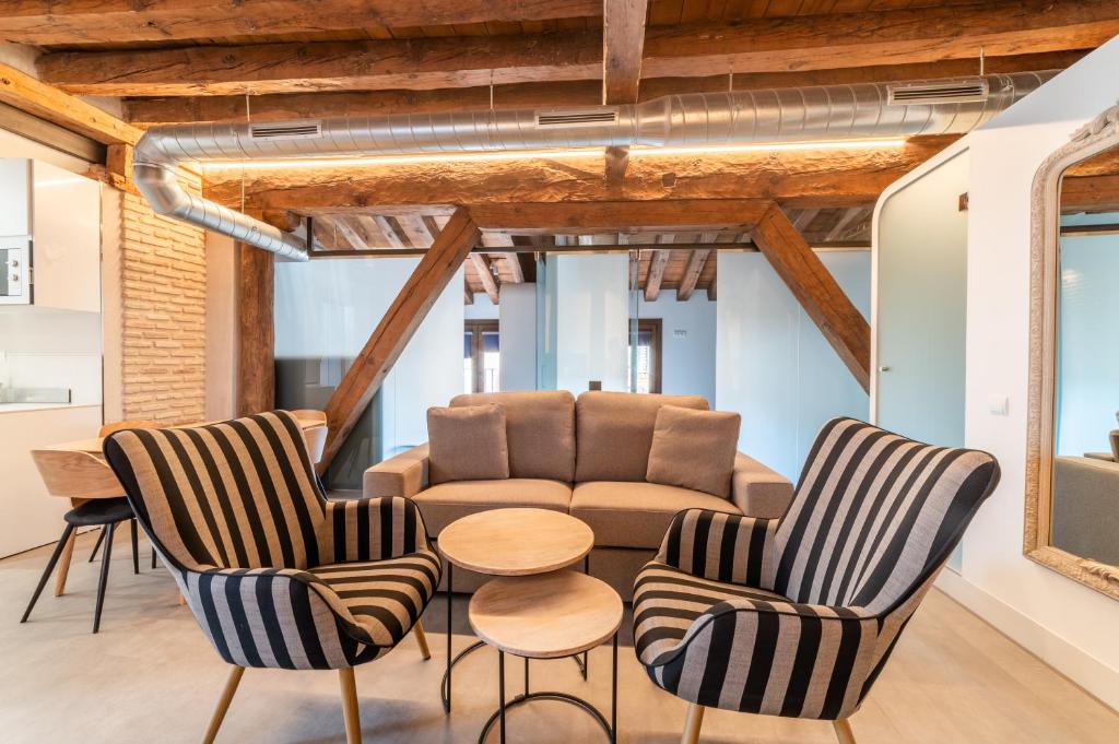 Apartamentos Santa Fe - Calle Armas by Toledo AP - 6