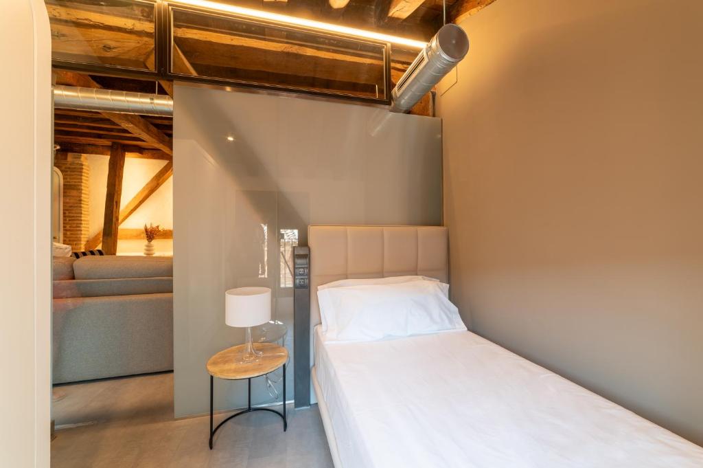 Apartamentos Santa Fe - Calle Armas by Toledo AP - 5