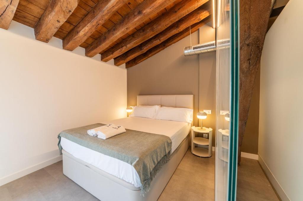 Apartamentos Santa Fe - Calle Armas by Toledo AP - 4