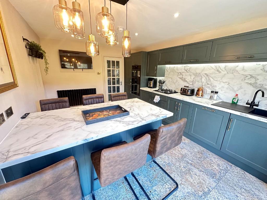 Bridge House Hotel & Silver Howe View Cottage - 